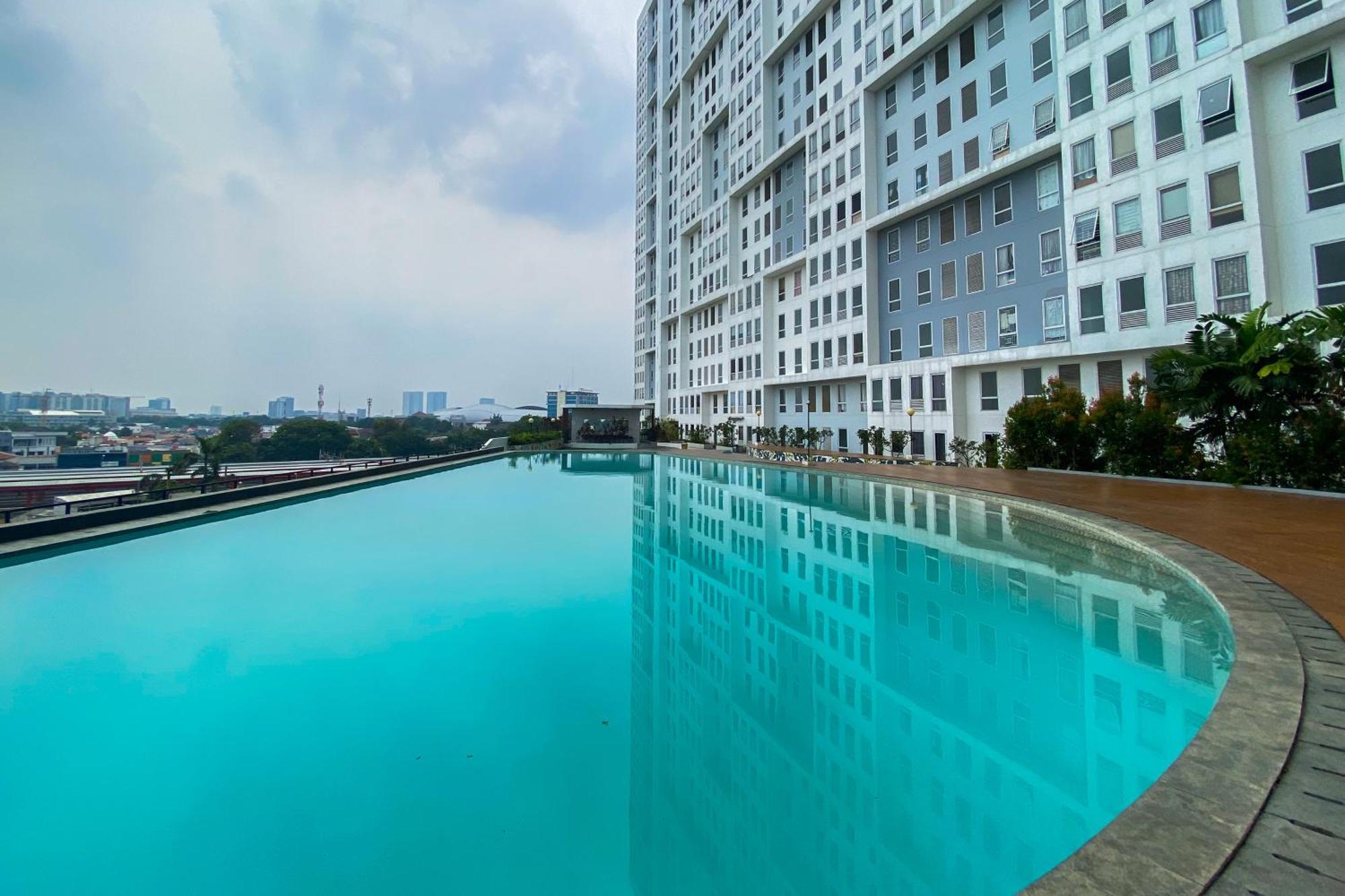 Apartemen Comfort 1br At Patraland Urbano By Travelio Bekasi